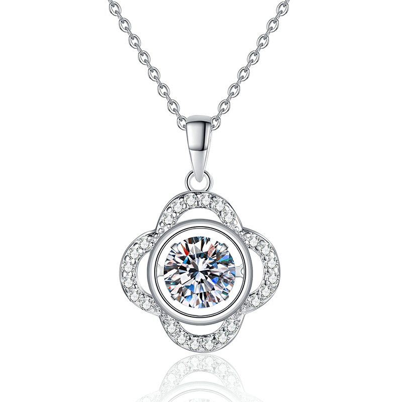 Luxurious 4-Petal Clover Shape Necklace Crafted from High-Quality S925 Sterling Silver Fitted With A Single 1 Moissanite