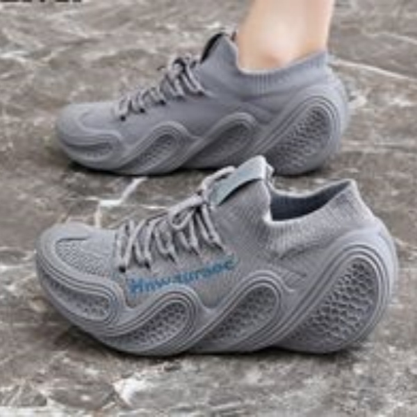 Designer casual shoes Klein Blue New Summer Fashion Lightweight Sneakers Soft Sole Shock Absorption Running Dad Octopus Casual Shoes for Women