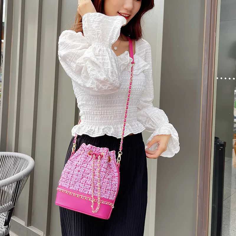 Fashionable Pink Tweed Bucket Bag for Women Contrast Plaid Cute Small Crossbody Bags Female Daily Commute Messenger Chain Pack M250606