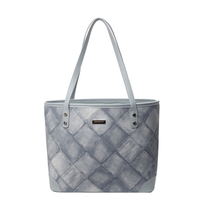 Free Shipping Designer Bag High End Handbag In 2025 New Trendy High-capacity Commuting Tote Bag Textured Shoulder Bag For Women