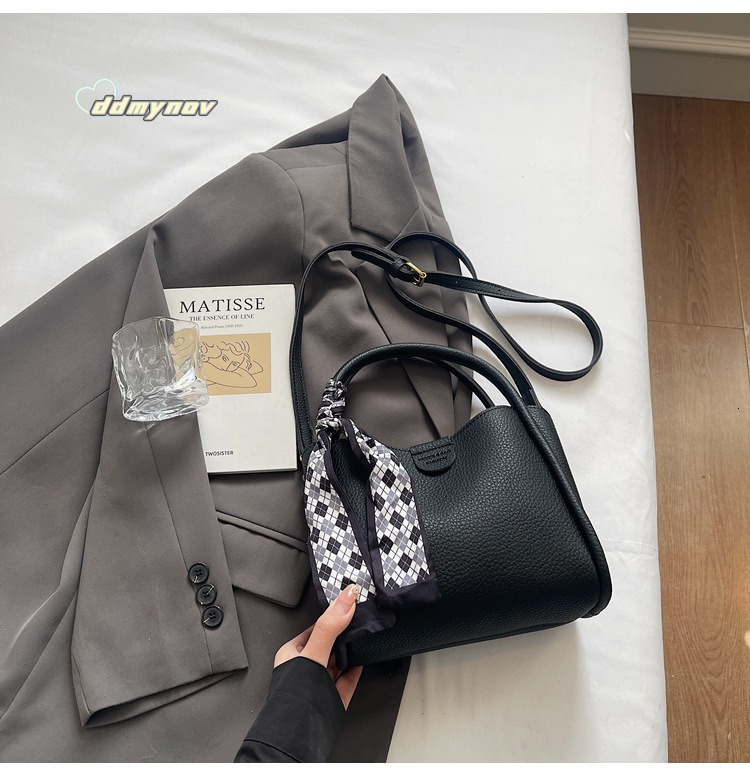 Trendy This Year 2025 New Fashion Korean and Japanese Style Small for Women Simple Bucket Shoulder Bags Crossbody Handbags ddmynov