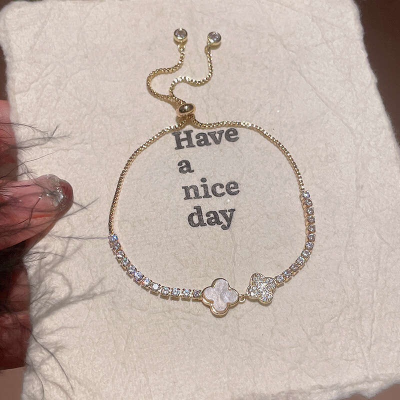 Luxury jewelry designer bracelet 4-leaf clover Zircon Rhombus Flower Adjustable Korean Style Niche Design Sense Bracelet Ins Simple Elegant Hand Jewel