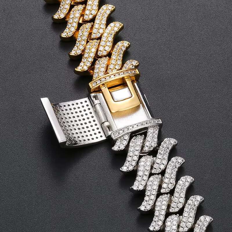 European American Popular Miami Lock Thorn Cuban Bracelet 20mm Geometric Gold Plated Zircon Bling Hip-Hop Jewelry Made of Brass