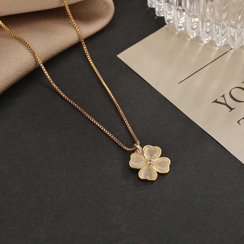 Stainless Steel Chain Classic Moonstone Clover Pendant Necklace for Women Lady Vintage Jewelry Accessories Gifts Y250605