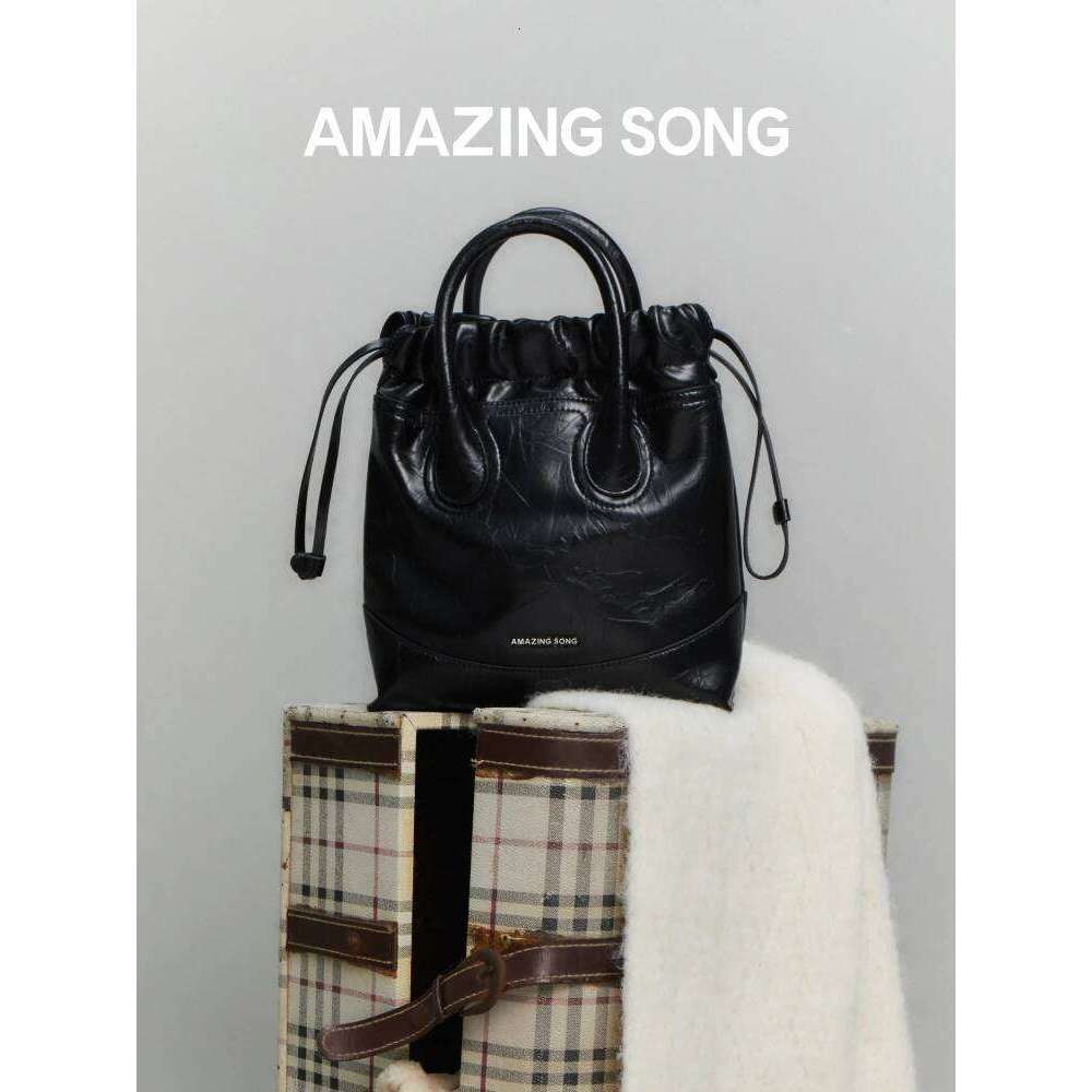 Amazing Song Hobo Sliver-Tone Metal Chain Glossy Grab Wrinkled Cowhide Drawstring Bucket Bag