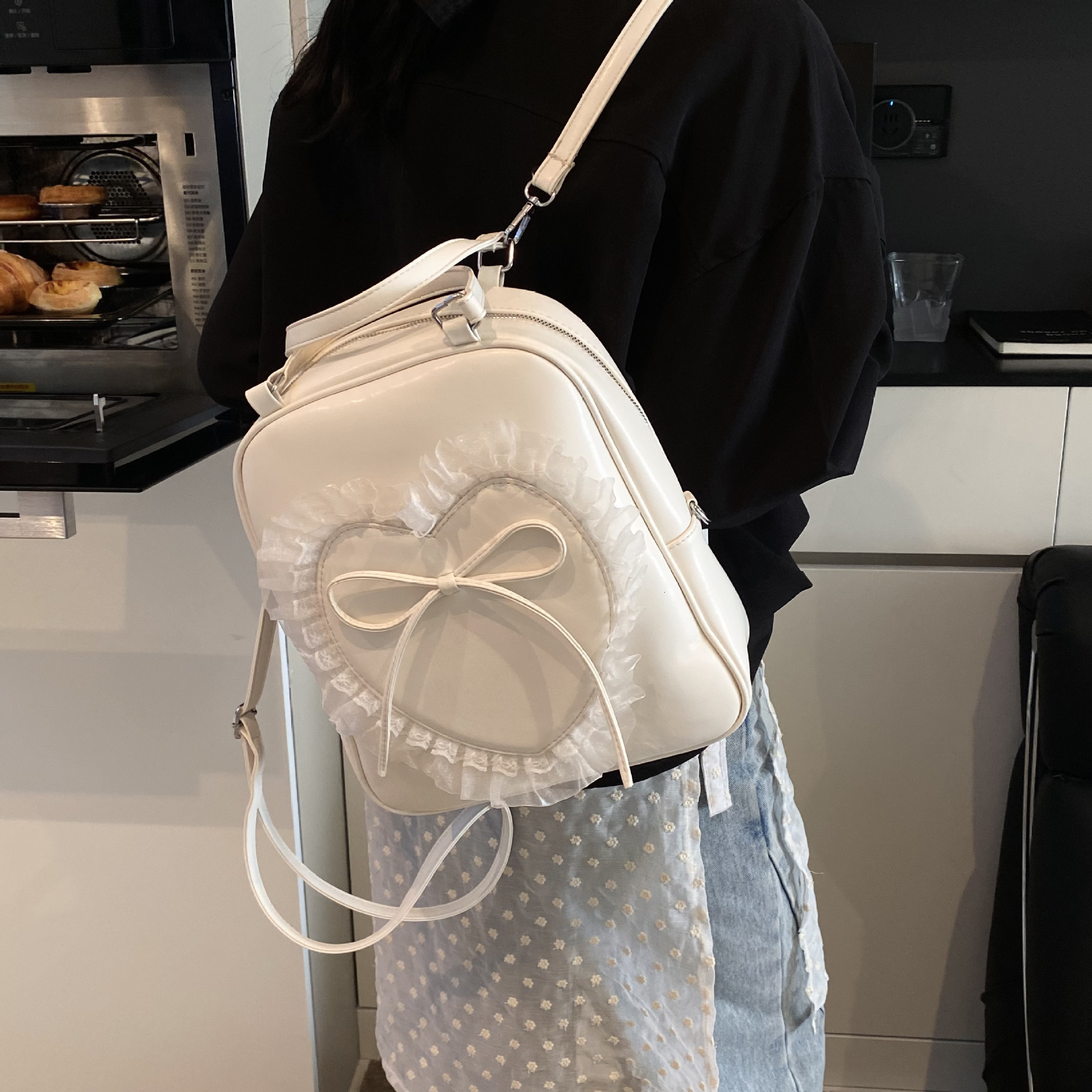 designer Korean Style Student Large Capacity Handbag for Women 2025 New Fashion Sweet Lace Heart Bow Backpack