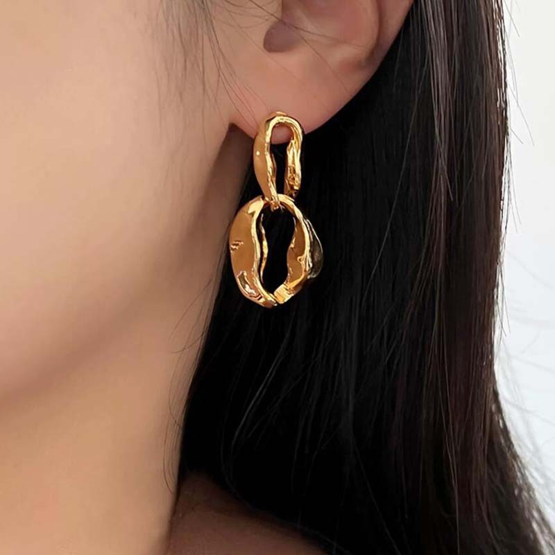New Arrival Western Inspired Minimalist Metal Stud Earrings Exude Sophisticated and Trendy Charm