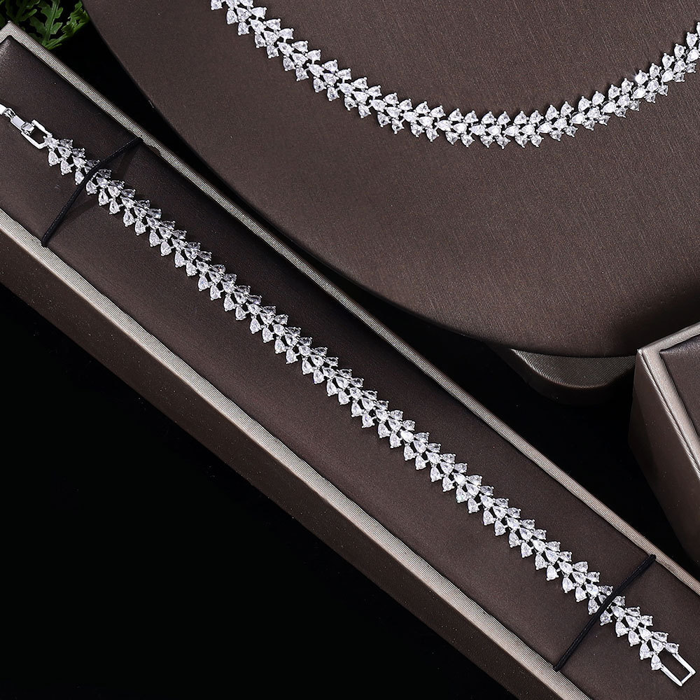 Elegant gold-plated Dubai jewelry set suitable for womens party gifts simple and elegant UAE wedding bride 4-piece jewelry se 250214