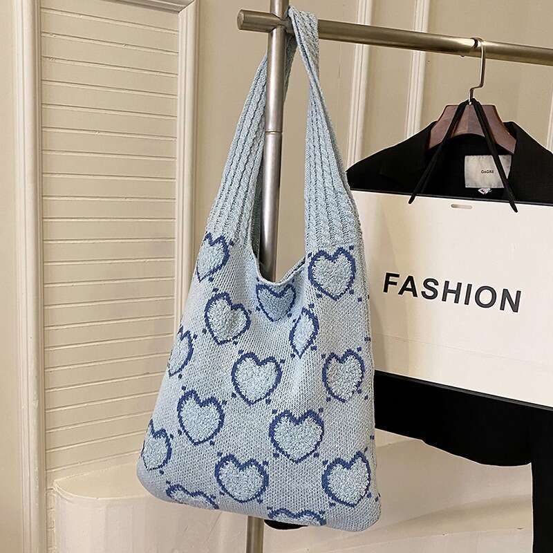 Large Capacity New INS Striped Wave Tote Niche Knitted Fashion Commuter Versatile Shoulder Bucket Bag B5