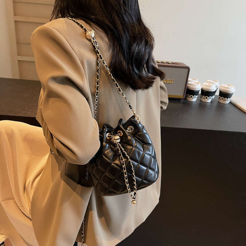 2024 New Quilted Chain Drawstring Light Luxury Round Bucket Shoulder Crossbody Bag for Women
