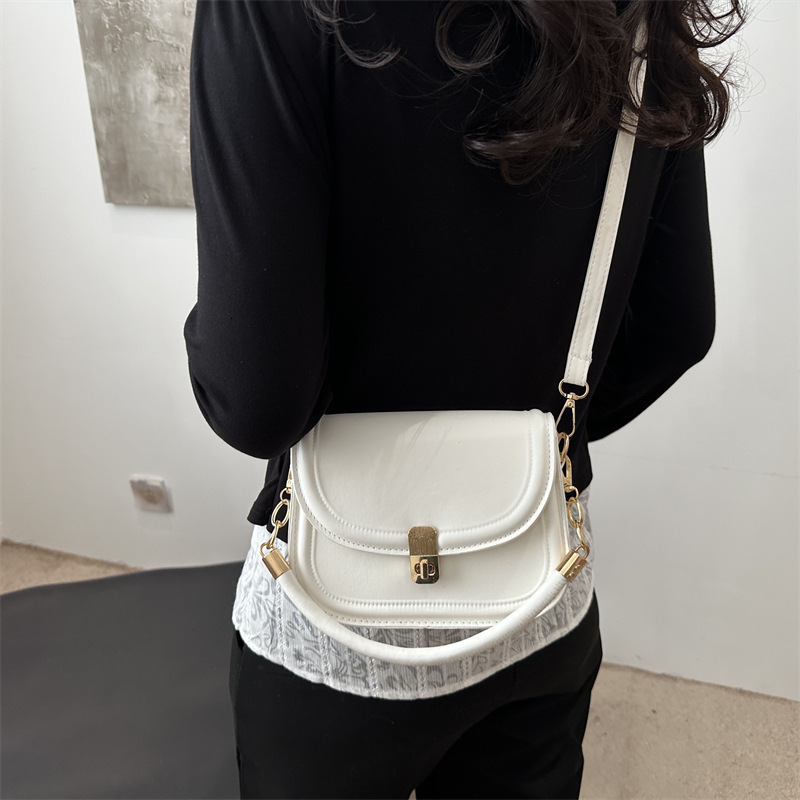 designer Vintage Small Square Bag 2025 Spring New Niche Small Bag for Women Simple Fashion Trendy Casual Shoulder Crossbody Bag