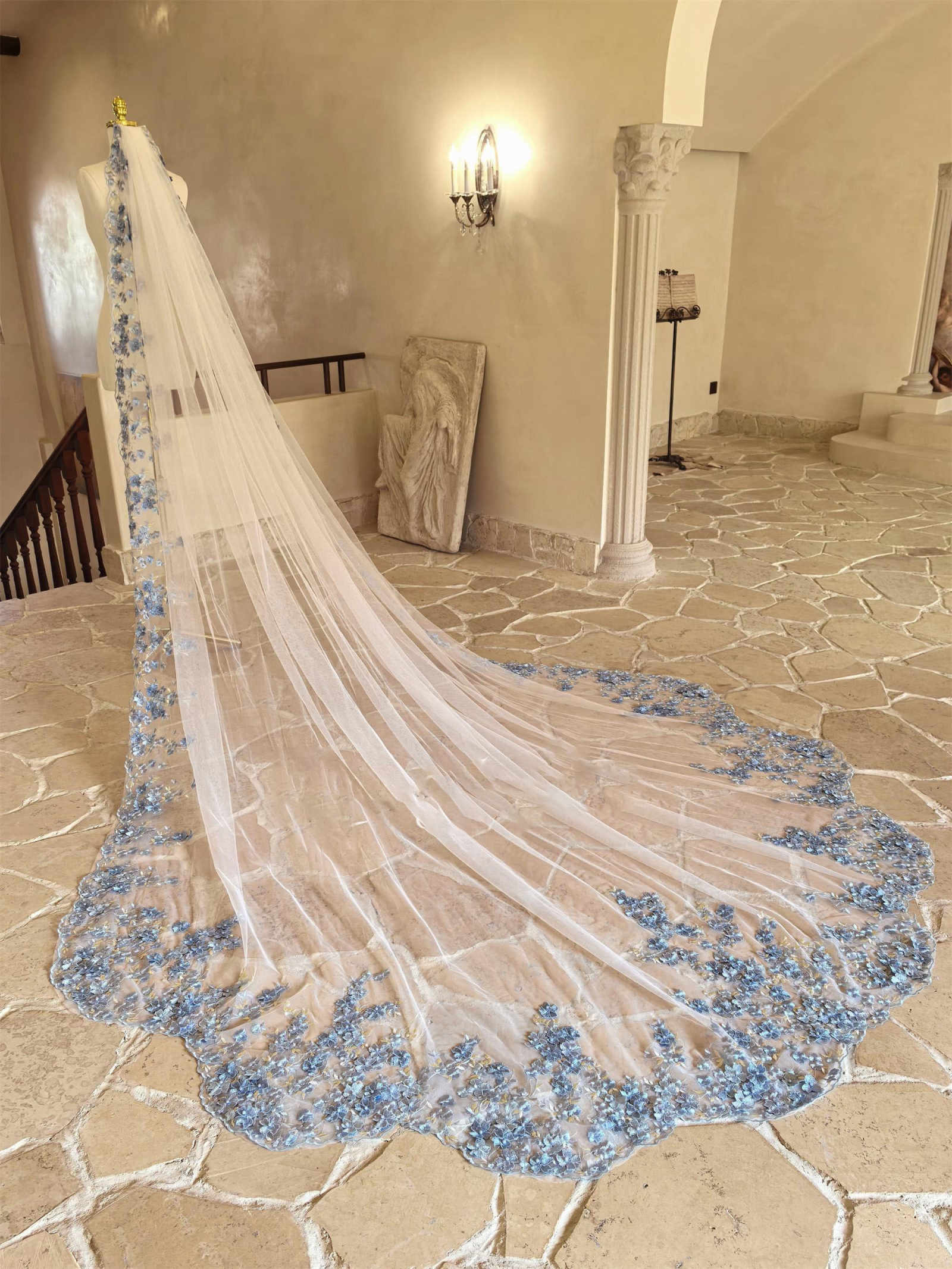 Sweetly Wedding Veil Blue Flowers One Layer Cathedral Length Veils Applique Edge For Bridal Accessory Customized High Quality