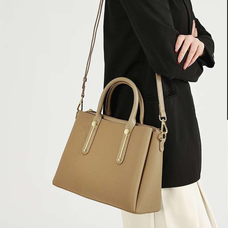 Designer Bags 2025 Women's Natural Cow Leather Shoulder Bag Female Fashion Designer Handbags Ladies Retro Cowhide Tote Crossbody Bags Girls Luxur