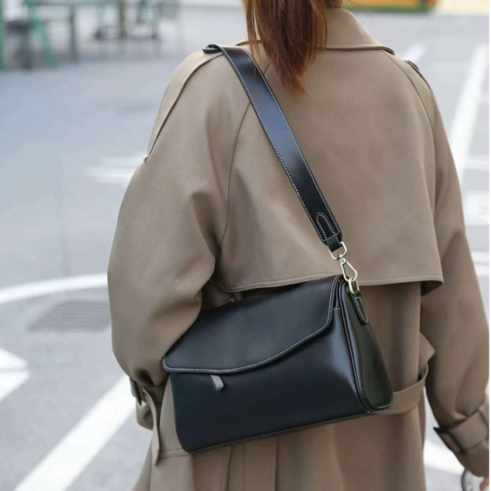 Shoulder for women 2025 new product casual and simple women's leather shoulder mobile wallet mini bag