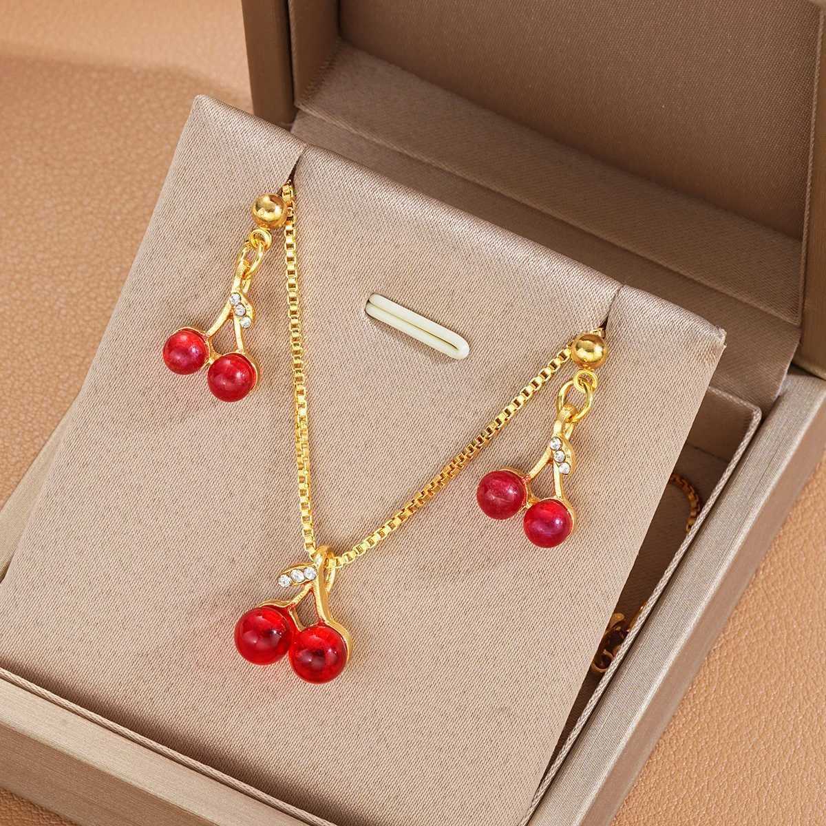3PCS Exquisite Red Cherry Pendant Jewelry Sets For Women Fashion Gold Color Crystal Necklaces Stud Earrings Party Birthday Gifts Y250605