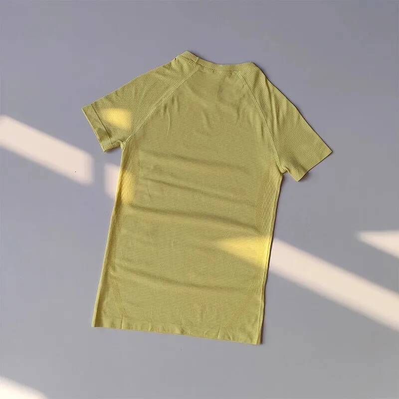 Women's Breathable Yoga Crop Top Short Sleeve Fiess Workout T-shirt Sportswear for Gym Running