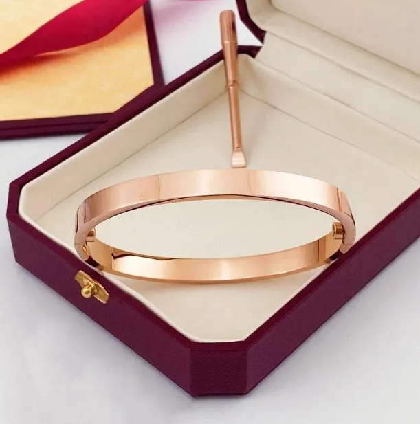bracelet Designer jewelry braclet Gold bracelets Bangles classic fashion men women unisex stainless steel texture non fading with Bracelet gift 728
