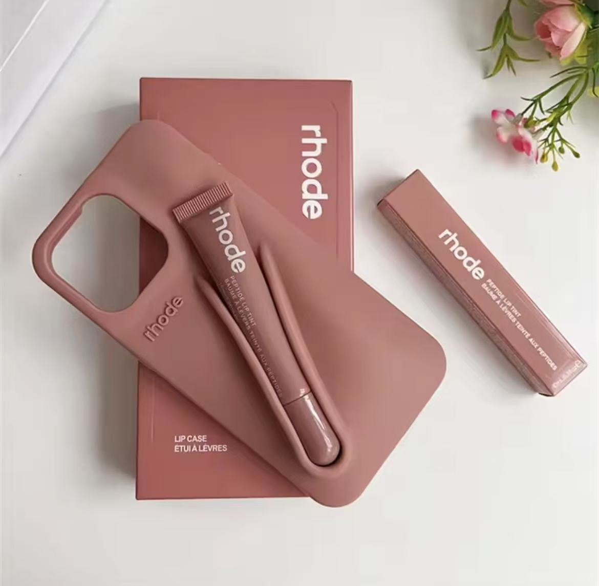 Hot Rhode Lipstick Case For iPhone 16 12 13 14 15 11 Pro Max Plus Toast Espresso Ribbon Lip Gloss Holder Soft Silicone Cover