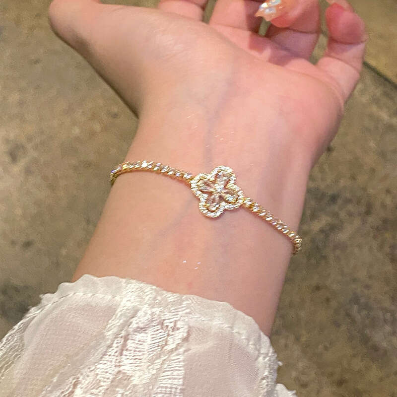 Luxury jewelry designer bracelet 4-leaf clover Real Gold Plated Zircon Flower Geometric Unique Design Sense Clasp Bracelet Fashion Trendy Jewelry for 