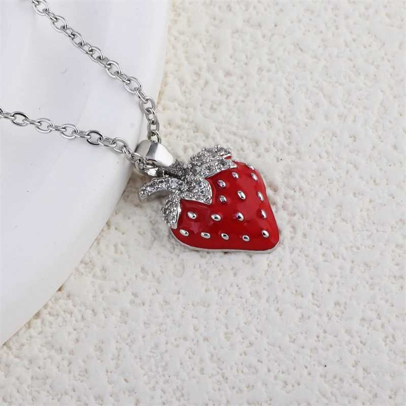 Stainless Steel Shiny Zircon Red Strawberry Pendant Necklace For Women Girls Romantic Flower Planet Tulip Choker Luxury Jewelry Y250605