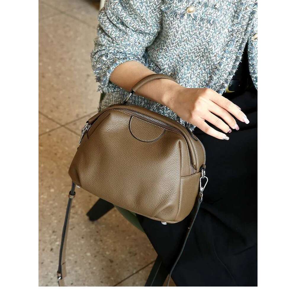 Designer Bags 2025 Women's Cow Real Leather Bag Female Crossbody Designer Shoulder Bags Ladies Casual Retro Commuting Cowhide Handbag Lady Luxury