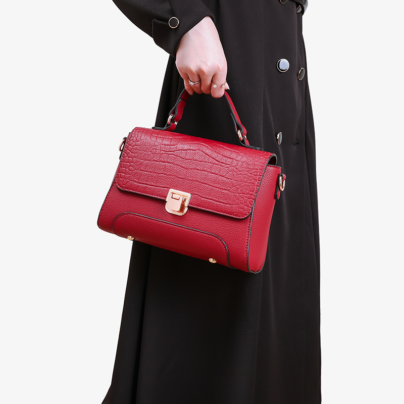 Free Shipping 2025 Summer New Fashion Handbag Niche High-end Large Capacity Crocodile Luxury Designer Bags Pattern Shoulder Crossbody Small Square Bag