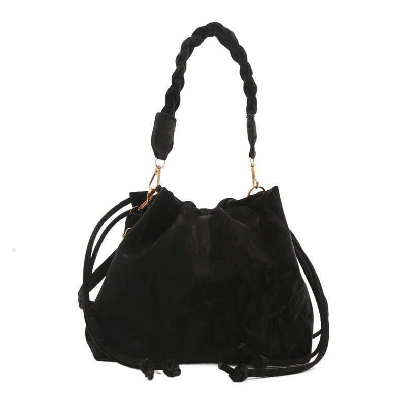 Korean Style Large Capacity Commuter Trendy for Women 2024 Spring New Versatile Ins Single Shoulder Crossbody Bucket Bag