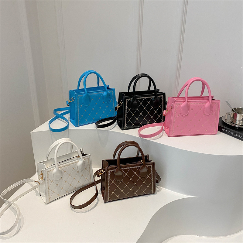 High quality brand high-quality new style free designer bag women's casual commuting crossbody bag shoulder new fashionable and simple new style 