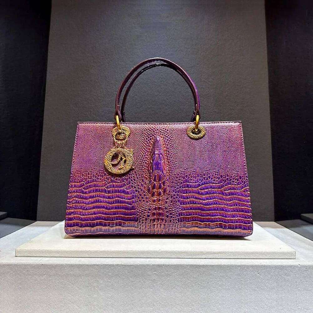 2024 New Crocodile Pattern Handbag Women's Fashionable Leather Crossbody High-end Feel Shoulder Bag