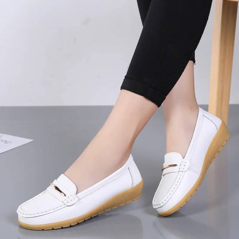 Ddmyoutdoor New Genuine Leather Shoes Woman Slip On Women Flats Moccasins S Loafers Spring Autumn Mother Shoe Big Size G Outdoor Shoes