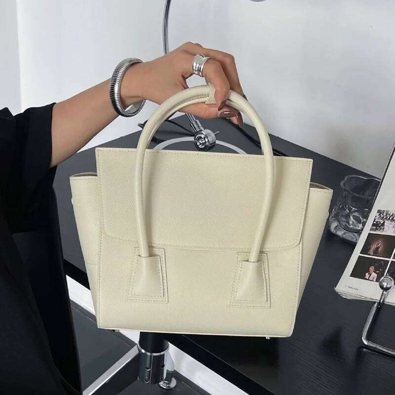 Designer Bags 2025 Women Cow Genuine Leather Shoulder Bag Female Soft Natural Cowhide Durable Handbags Ladies Retro Fashion Crossbody Bags For Lady Lu