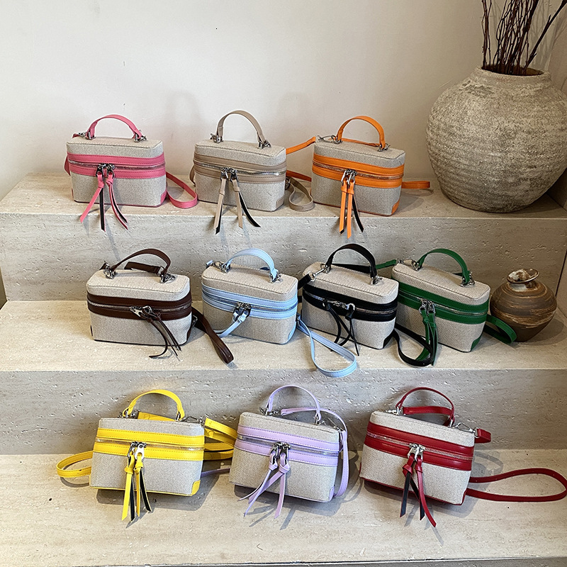 designer Fashion Single Shoulder Trendy Bag 2025 Spring New Trend Niche Design Simple Crossbody Commuter Small Square Bag