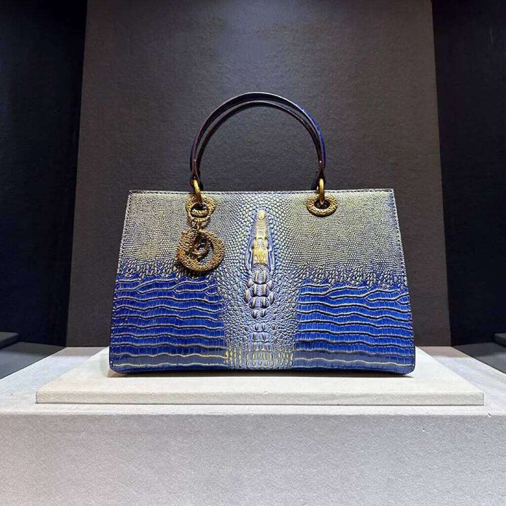 2024 New Crocodile Pattern Handbag Women's Fashionable Leather Crossbody High-end Feel Shoulder Bag