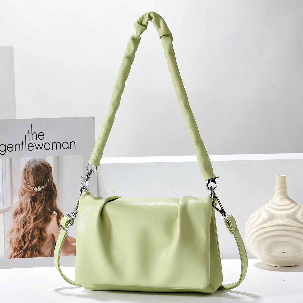 High Quality New Style Premium Underarm Bag Soft Leather Shoulder Bag Simple Versatile Travel High-end Sense Women's Bag Fashion Bags New Free De