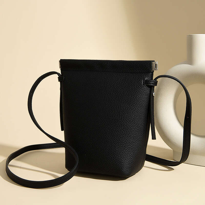 2025 Fashion New Mini Niche High-end Small Lightweight Bucket Large Screen Phone Crossbody Bag