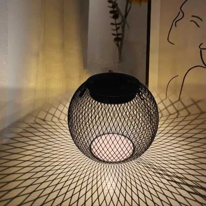 Solar Garden Lights Outdoor Hollow Diamond Pattern Projection Lantern Waterproof Decorative Hanging Lamp for Yard Pathway Decor W250607