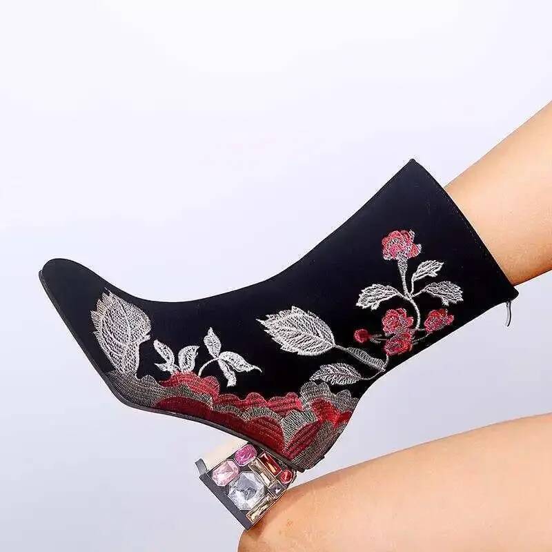 Ddmyoutdoor New Fashion Winter Women Embroidered Mid Calf Plush Motorcycle Boots Zipper Square Heel Warm Ladies Botas Mujer Yu Outdoor Shoes