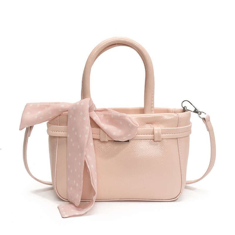 Fashion Handbag for Women 2025 Summer New Stylish Versatile Large Capacity Commuter Shoulder Crossbody Bag