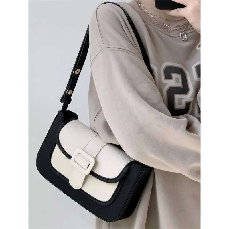Niche Advanced New Cambridge Fashion All-In-One Underarm Female Design Small Square Student Style Crossbody Bag