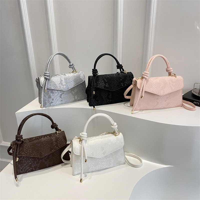 Top brand high-quality new free designer bag 2025 new niche shoulder bag high-end PU leather crossbody bag fashionable small square bag new free desig