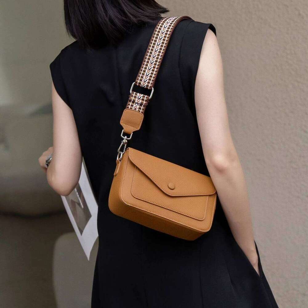 2025 New Top-Grain Leather Women's Crossbody Phone - Lightweight Small Purse, Convertible Shoulder Bag with ing