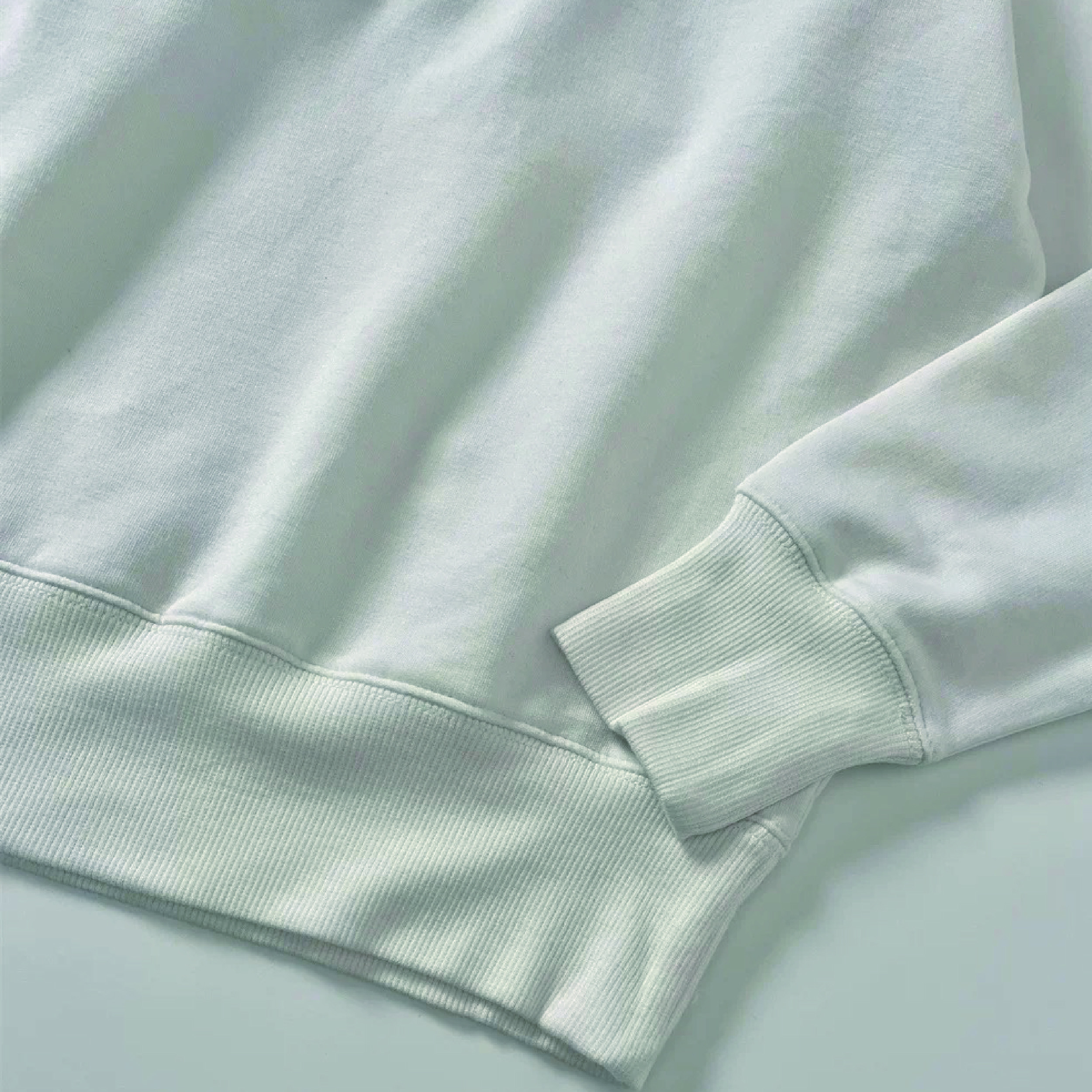 Fashionable Womens Loose-Fit Pullover Sweatshirt Simple & Comfortable Pure Color Model