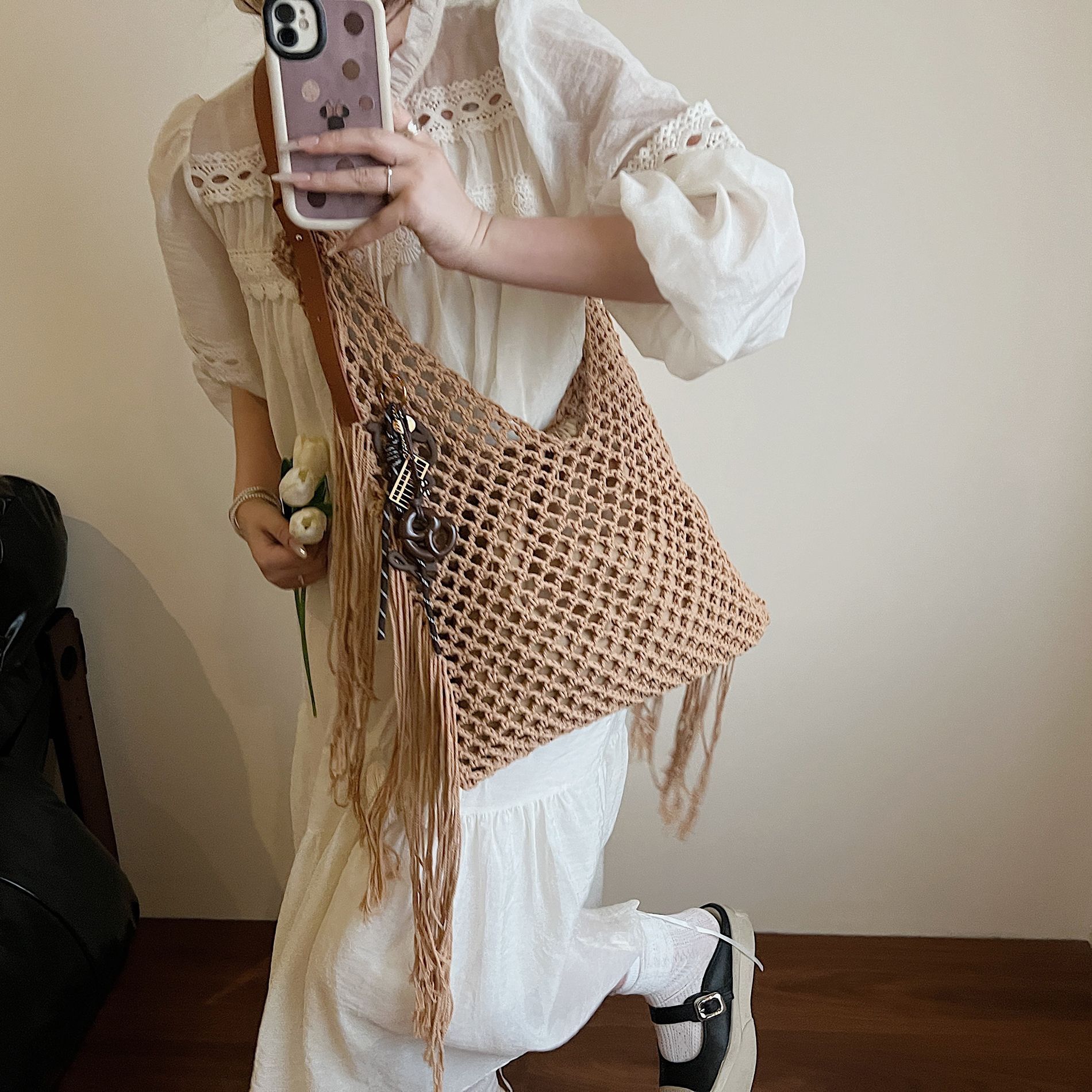 designer Vintage Tassel Bag for Women Hollow Woven Beach Bag 2025 New Commuter Ladies Shoulder Versatile Tot