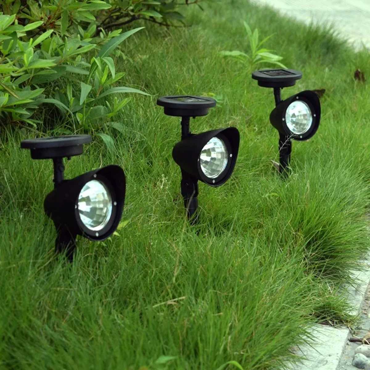 Outdoor LED Solar Spotlight Garden Lights Landscape Decoration IP65 Waterproof for Lawn Courtyard Pathway Tree Separately Lamp XJ250606