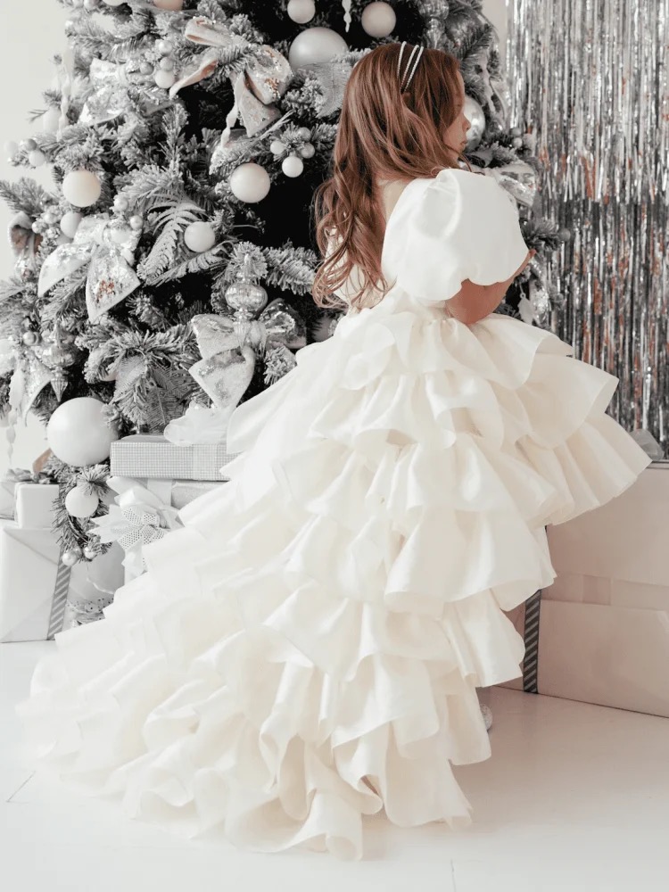 Customized Flower Girl Dresses Beige Tiered With Bow And Tailing Short Sleeve For Wedding Birthday Party Holy Communion Gowns