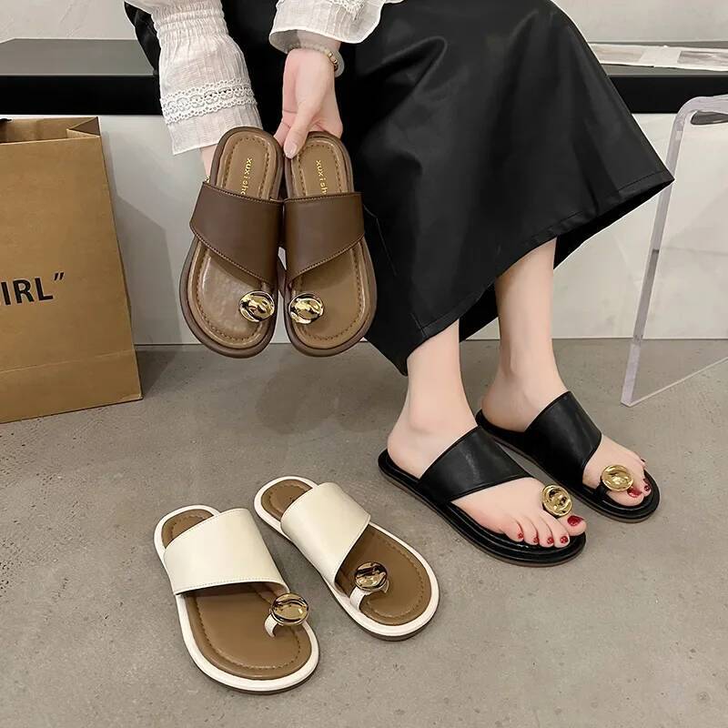 Ddmyoutdoor Summer Women Flat Soft Sole Outdoor Beach Flip Flops Sandalias Trend Metal Elegant Ladies Slides Shoes Outdoor Shoes