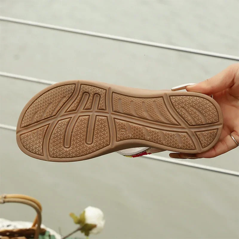 Bohemian Shiny Crystal Flat Sandals for Women Summer String Bead Decor Flip Flops Comfort Lightweight Slip-On Beach Shoes 250605