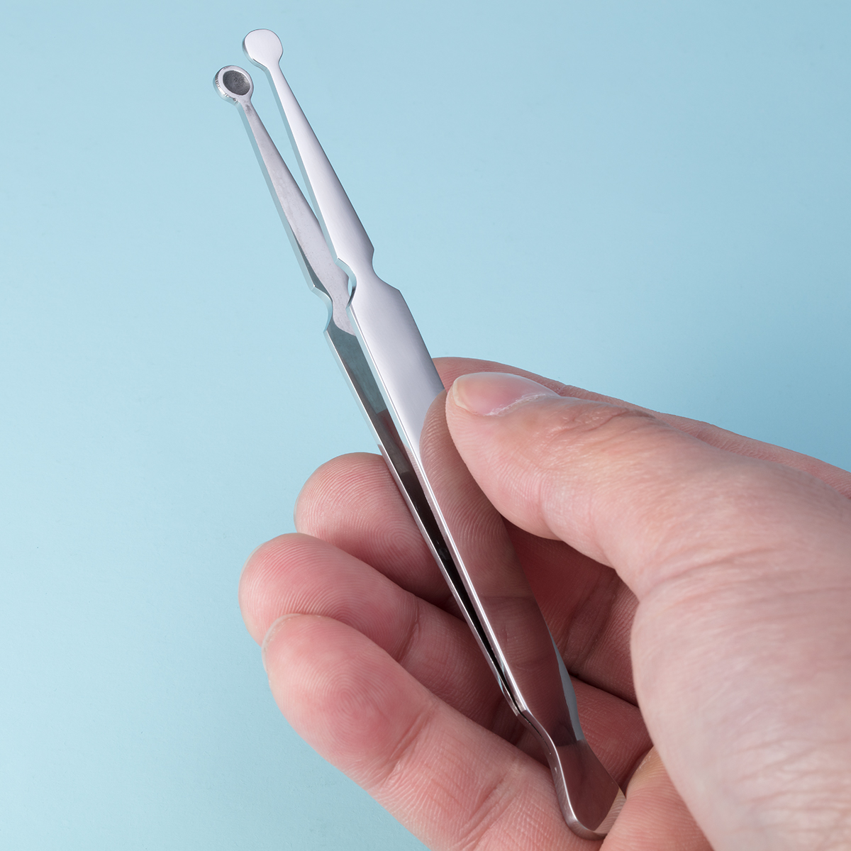 Perforation auxiliary pliers convenient for manual perforation operation can better fix the position that needs perforation factory direct sales