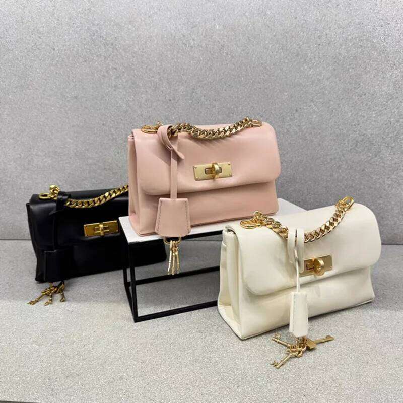 Brand Design Crossbody Messenger Women's Sweet Style Pink Small Square Bag New Fashionable All-Match Lock Handbag 2025/06/07