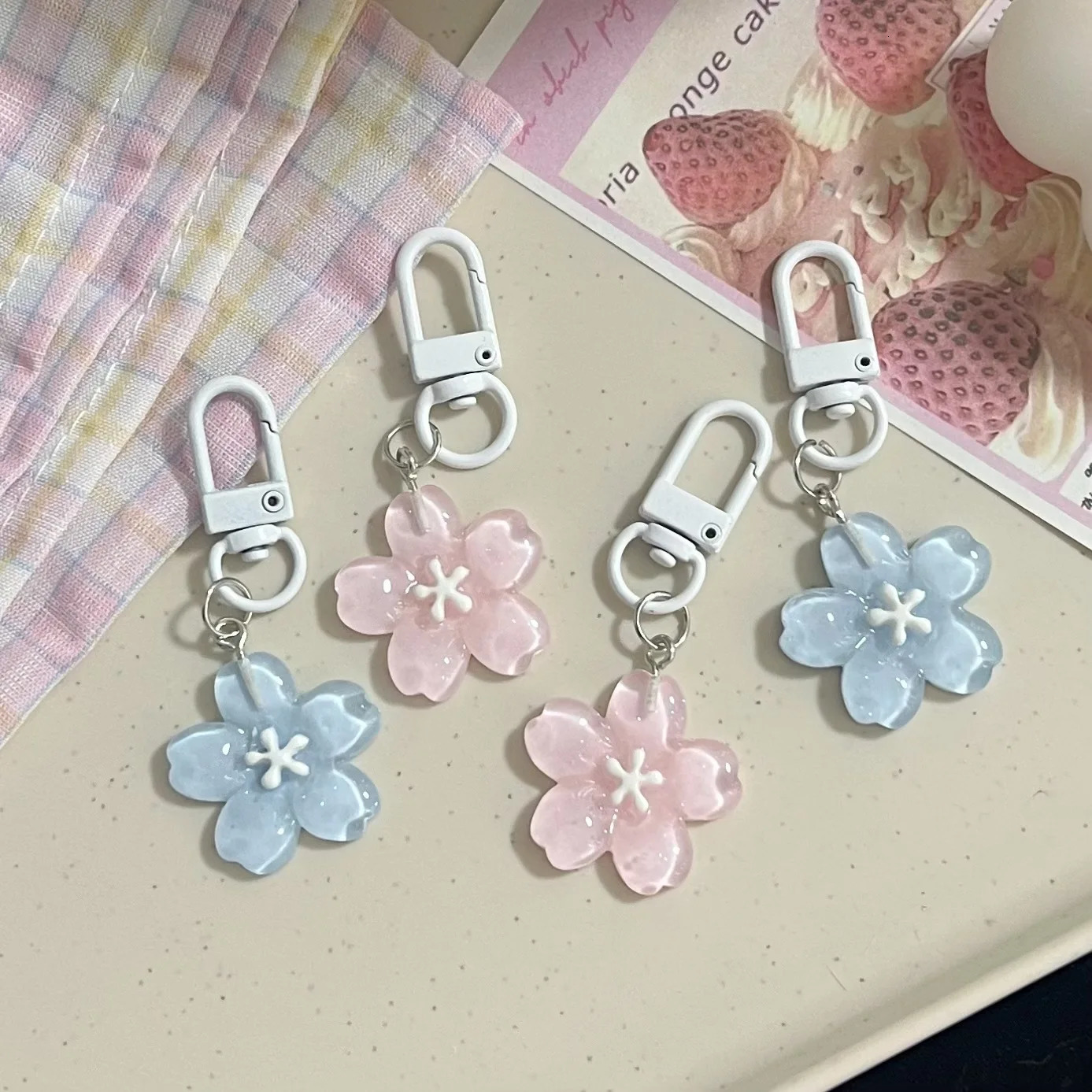 Simulated Sakura Key Chain Resin Flower Jelly Sakura Pendant Keyring Cherry Blossom Translucent Flower Doll Pendant 250606